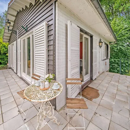 Σπίτι διακοπών Attractive In Ferri Res With A Garden *