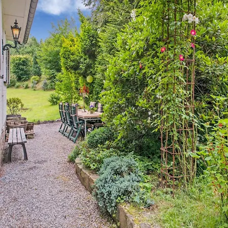 Attractive In Ferri Res With A Garden Σπίτι διακοπών *