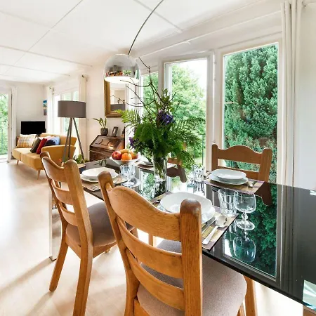 Attractive In Ferri Res With A Garden Tatil Evi